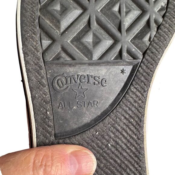 Hello Kitty X Converse Sanrio Pink Lace Up Sneakers Unisex Pink White M10/W12 - Picture 8 of 10